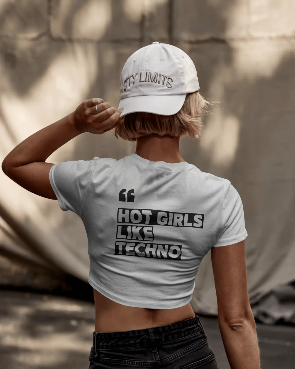 Hot Girls Like Techno (Crop Top)